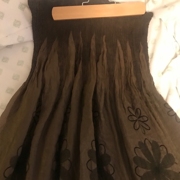 Brown Strapless Knee Length Flower Dress - Picture 3 of 6